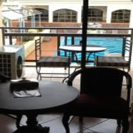 M Plaza Hotel Accra Buitenkant foto