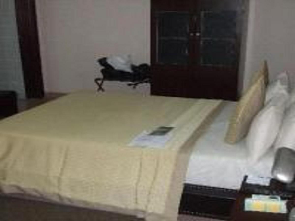 M Plaza Hotel Accra Buitenkant foto
