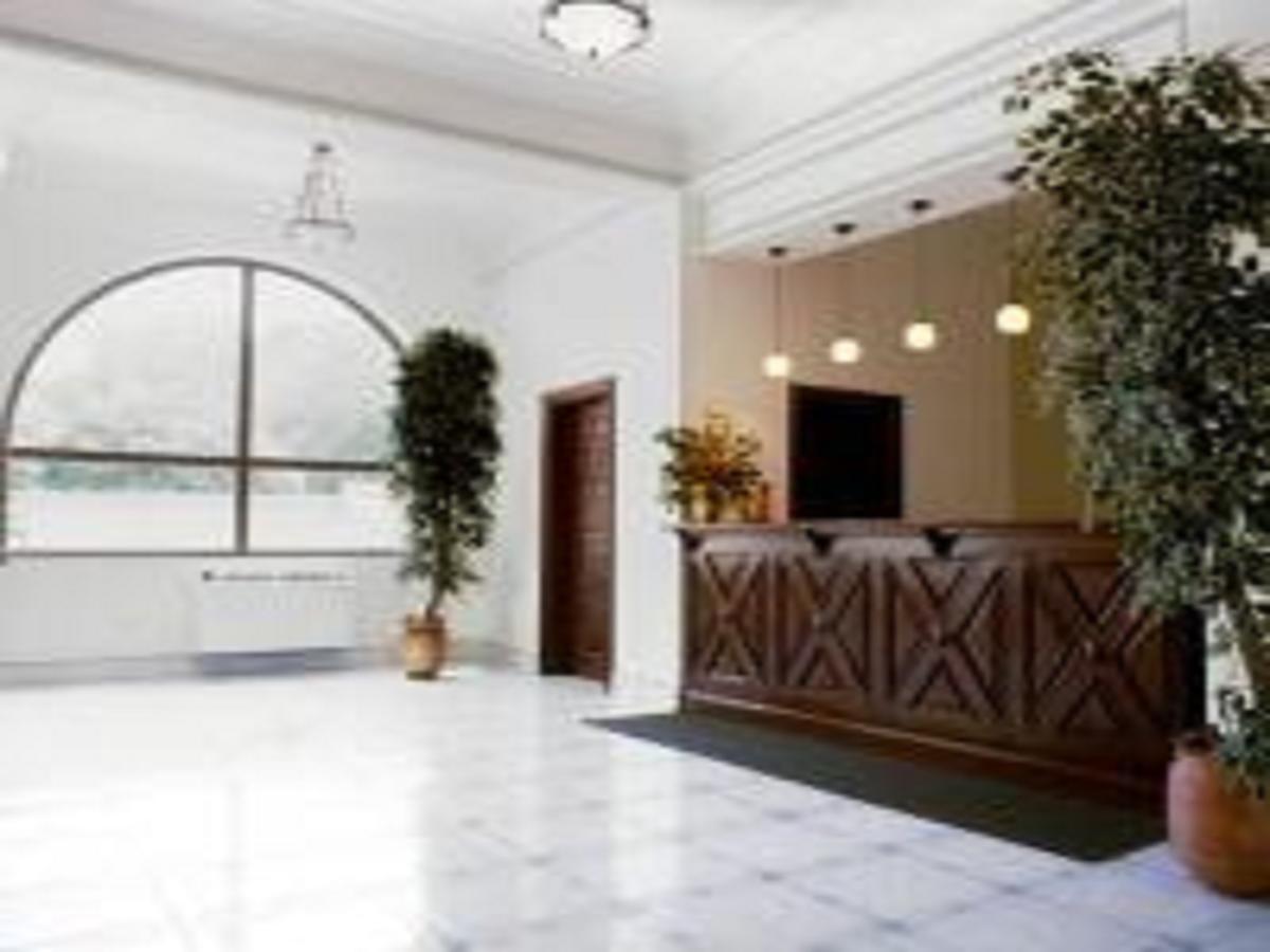 M Plaza Hotel Accra Buitenkant foto