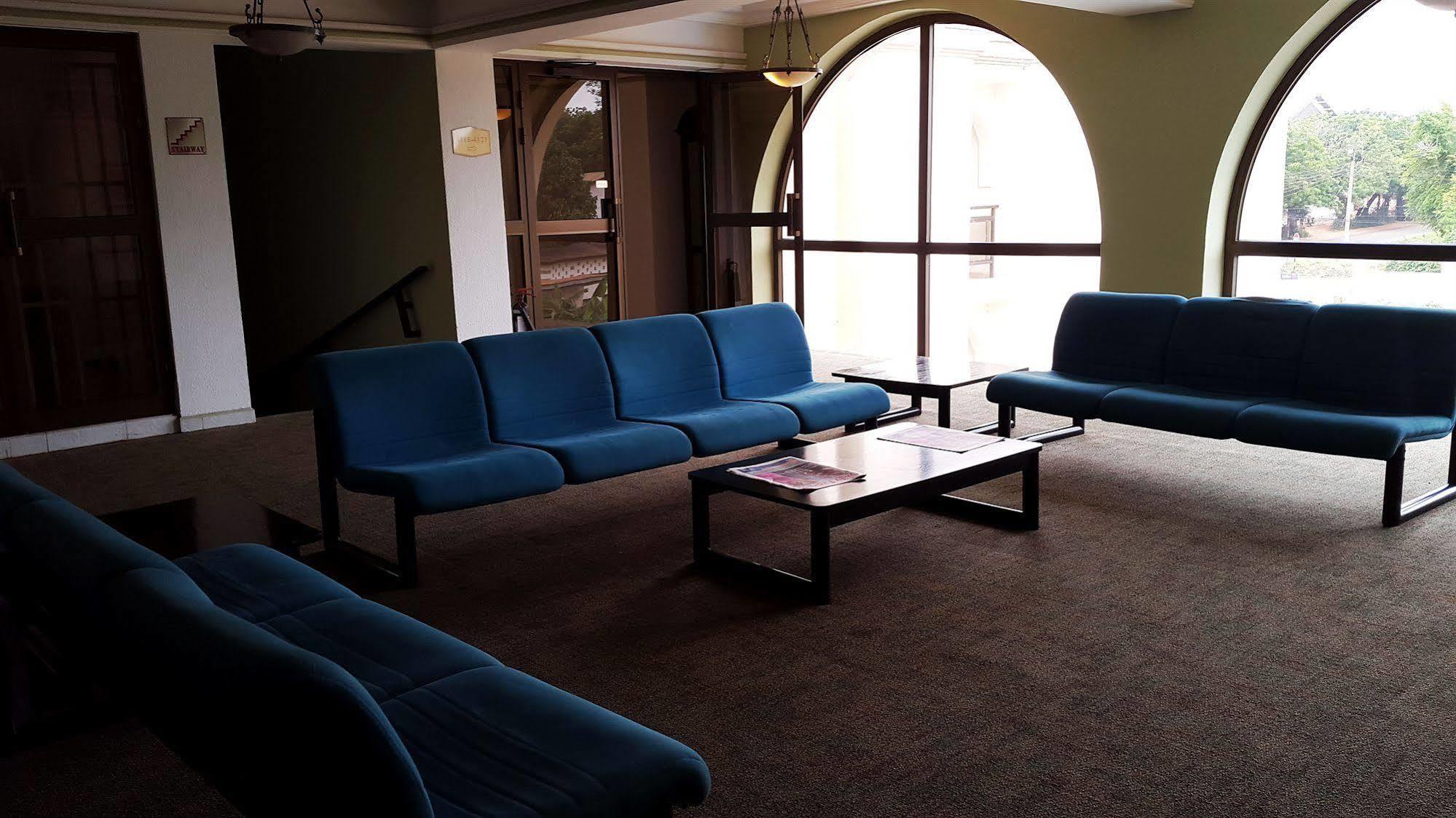 M Plaza Hotel Accra Buitenkant foto