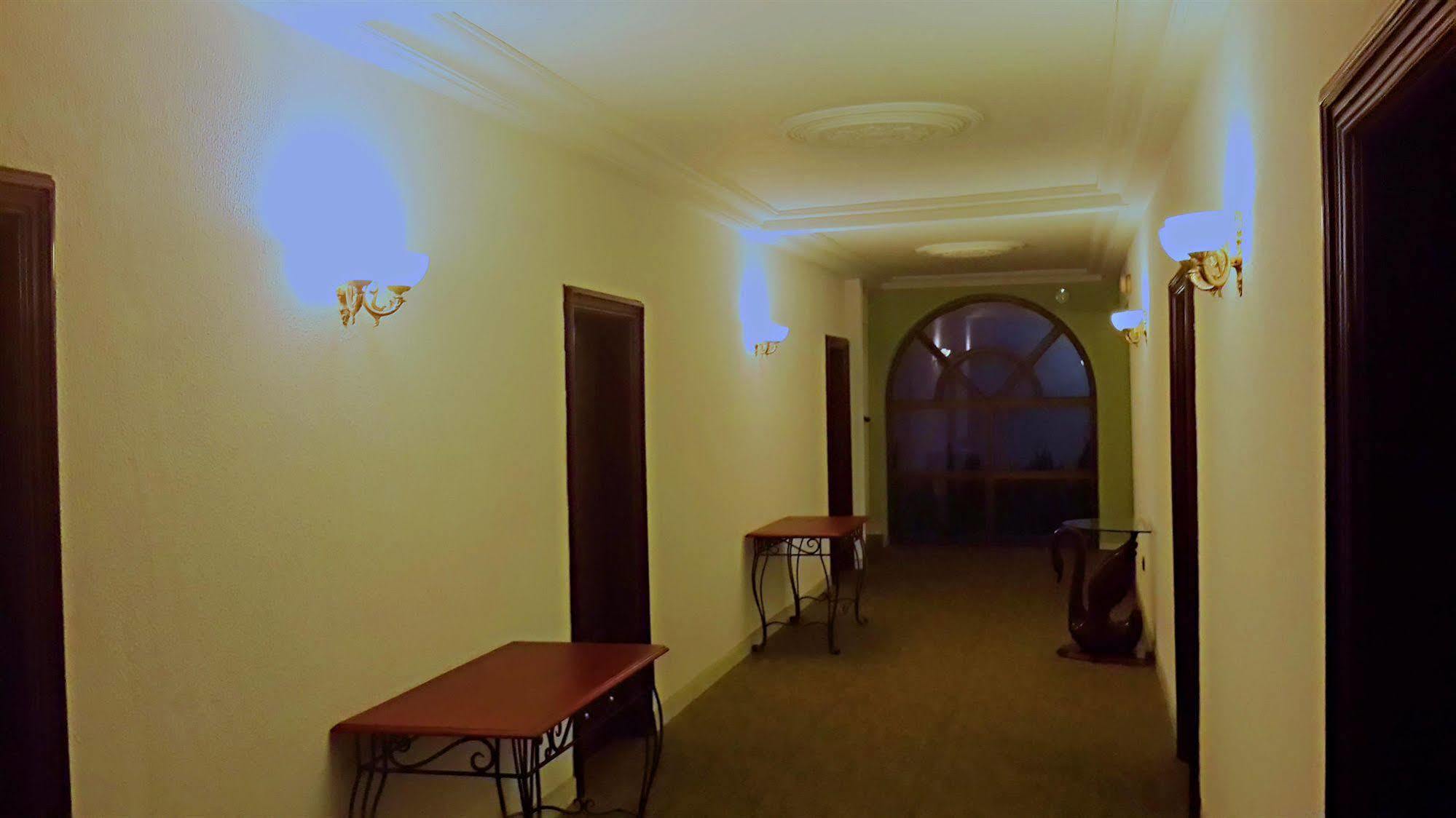 M Plaza Hotel Accra Buitenkant foto